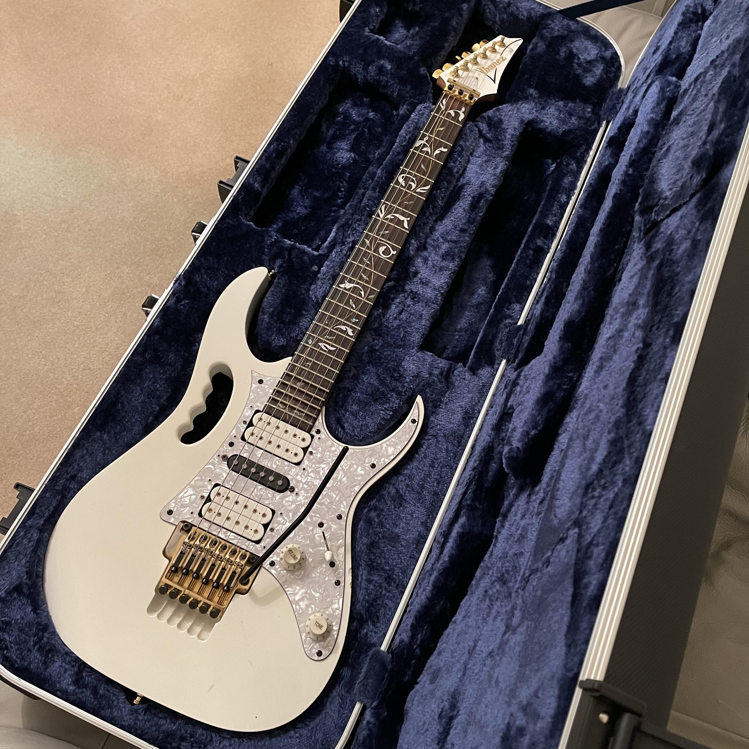guitar.jpg